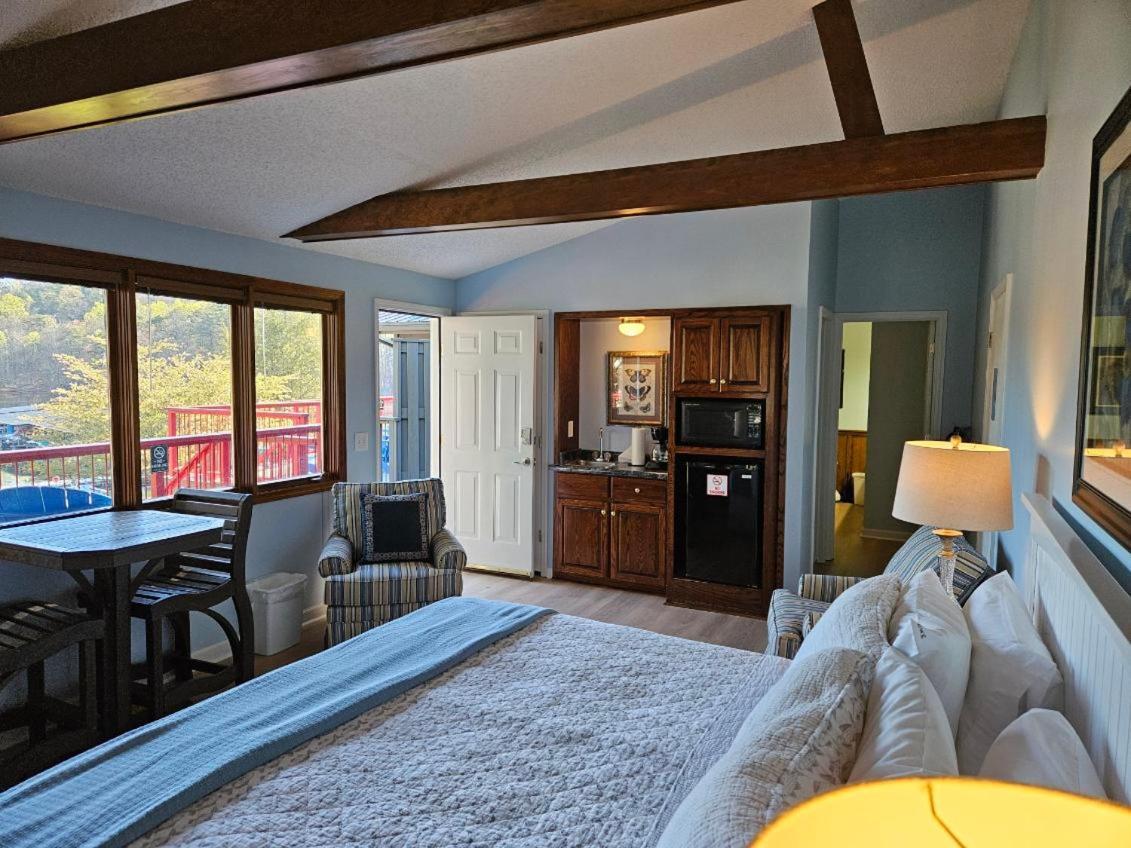 Boundary Waters Resort & Marina Hiawassee Exterior foto